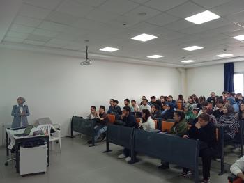 Müdürümüzden Yazılım Mühendisliği Bölümünde Teknoloji Transferi Dersi Kapsamında Konuk Sunum